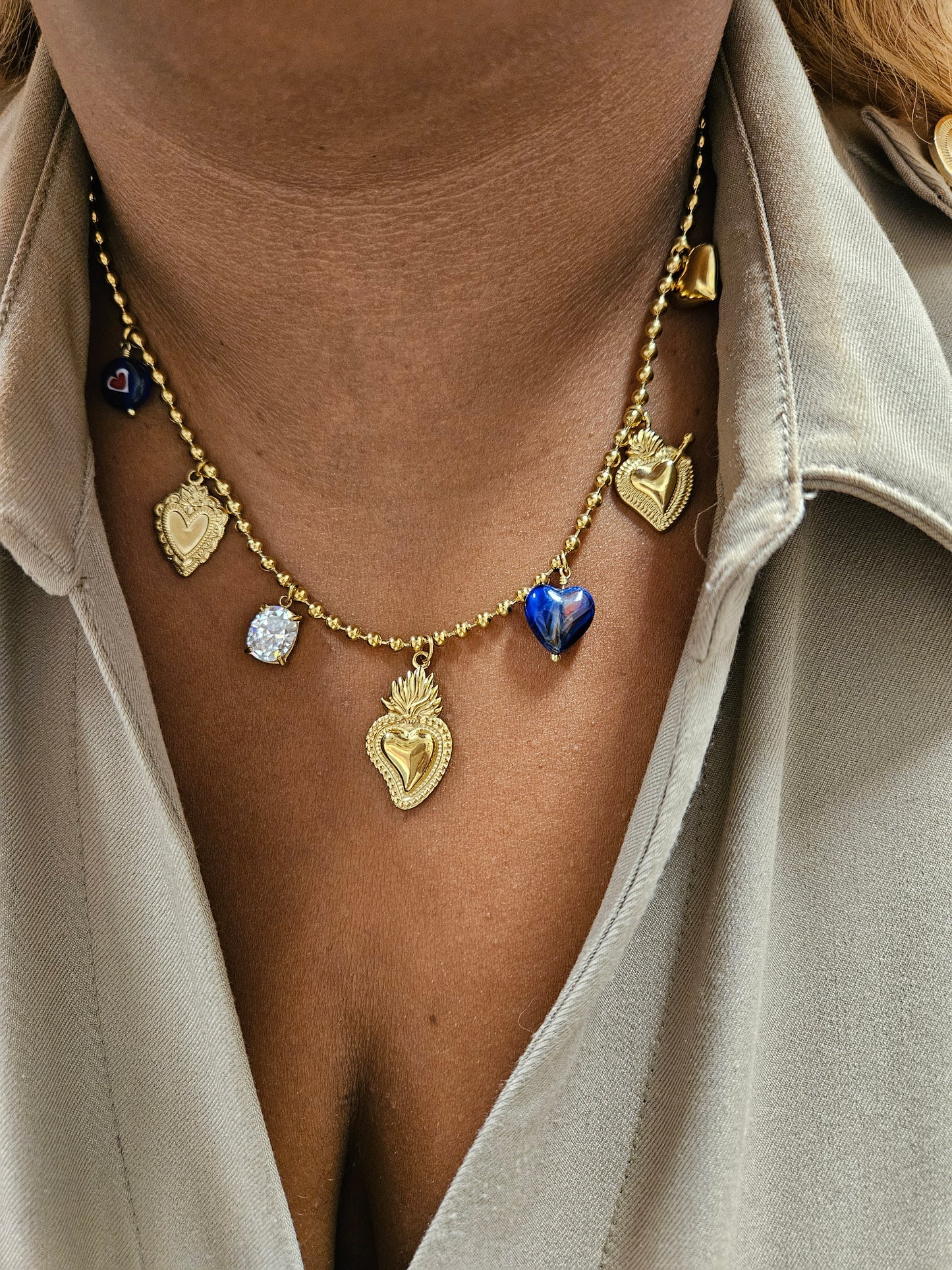 COLLIER NOAM